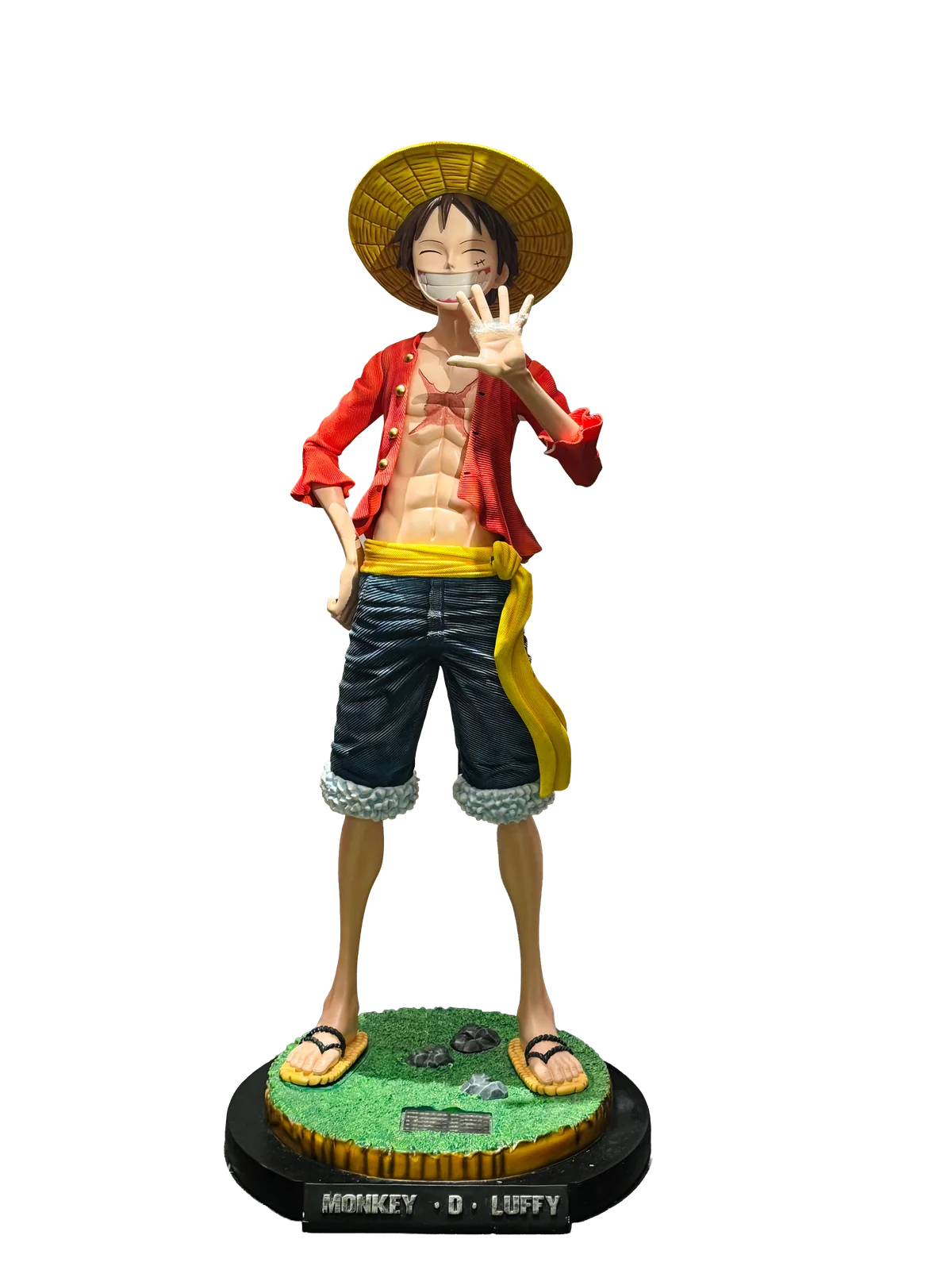 Figurine de Luffy grandeur nature qui accueille les clients