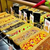 Le buffet des desserts et ses gâteaux